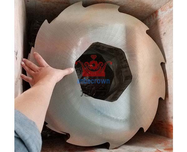 垃圾撕碎機(jī)生產(chǎn)中的安全防護(hù)出了問題怎么辦？